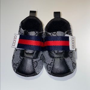 Baby walker Gucci sneakers